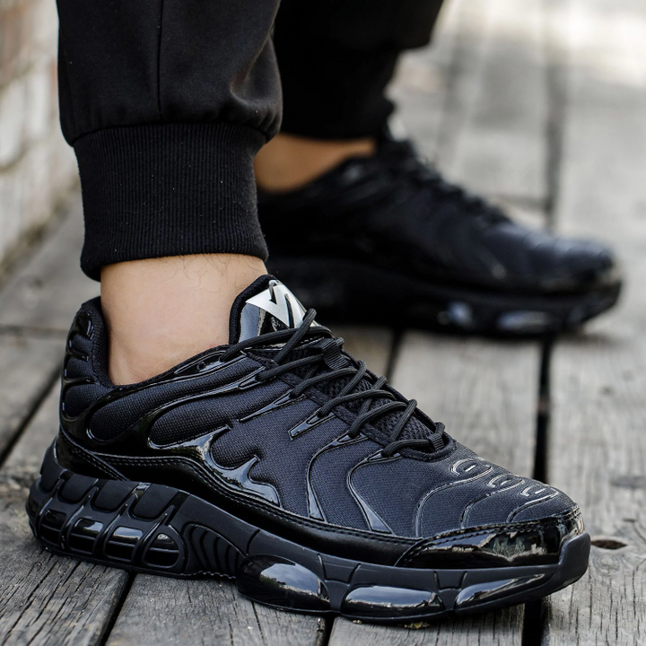 Men’s work shoes with reinforced toe – Clean and work-ready